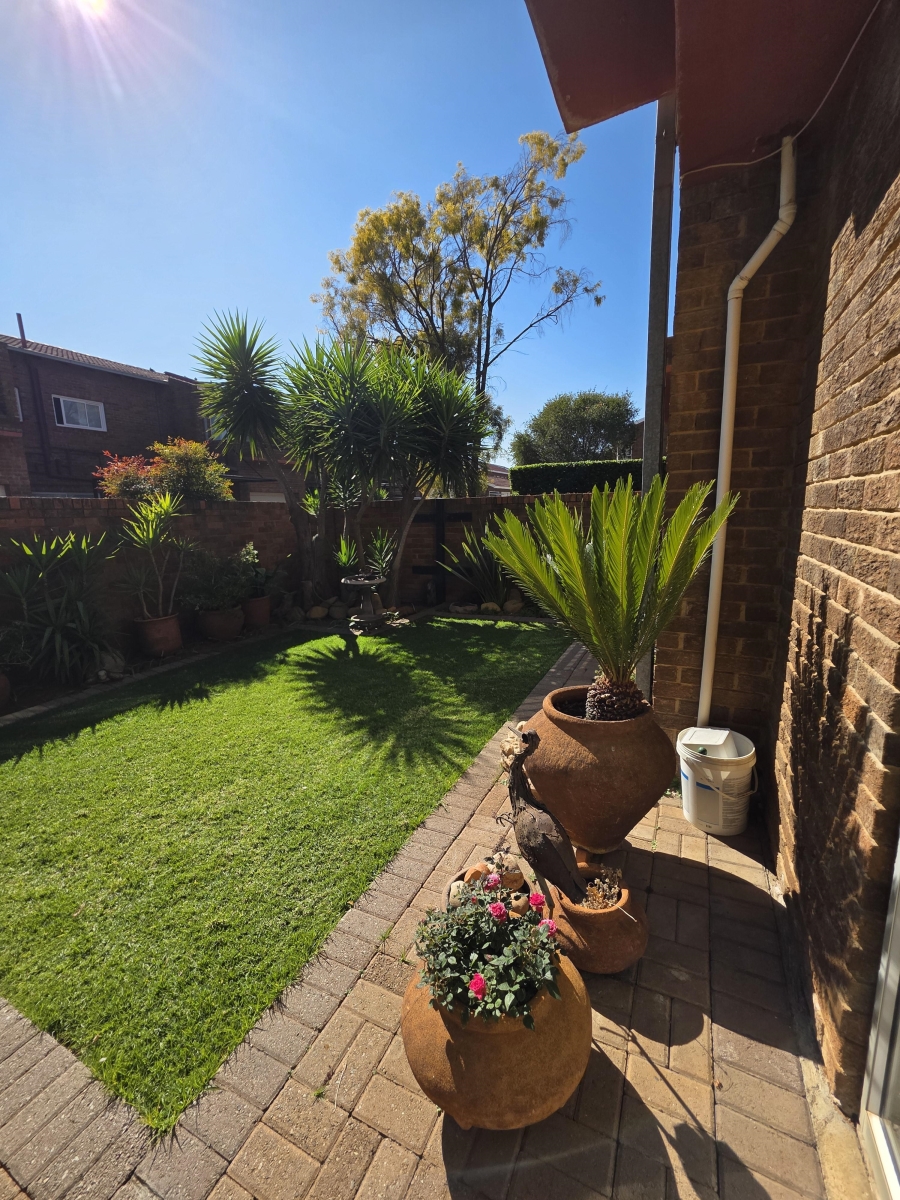 3 Bedroom Property for Sale in Naudeville Free State